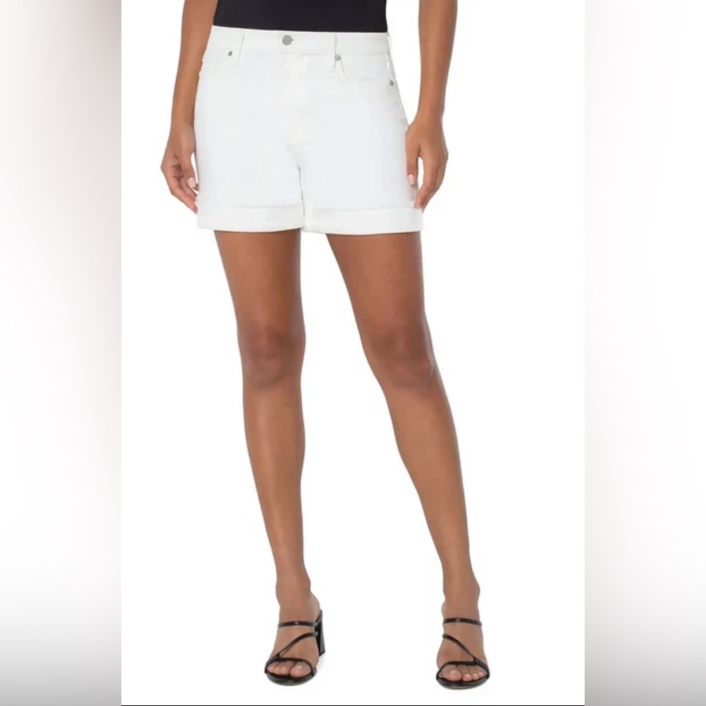 NWT Liverpool Kristy High-Rise Fray Hem Shorts – Bone White – Size 14/32
